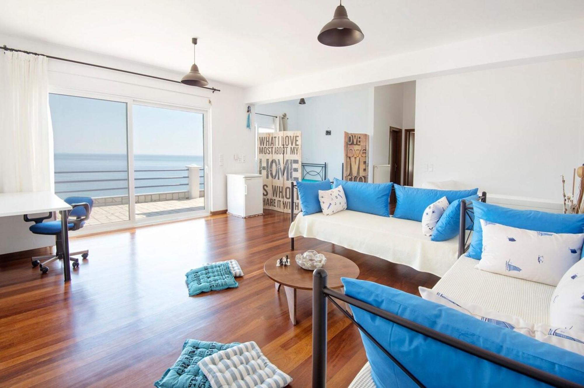 קימי Blue Dream Seaside Villa With Superb Sea Views מראה חיצוני תמונה