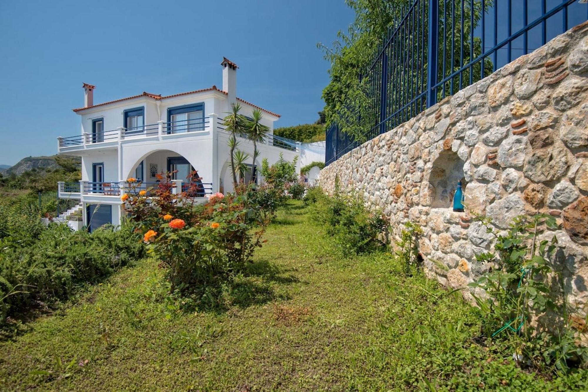 קימי Blue Dream Seaside Villa With Superb Sea Views מראה חיצוני תמונה